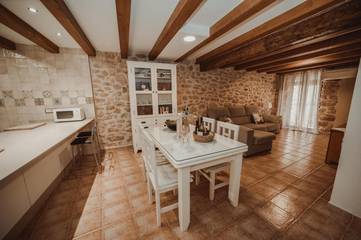 Gîte pour 5 personnes, avec balcon dans Terra Alta