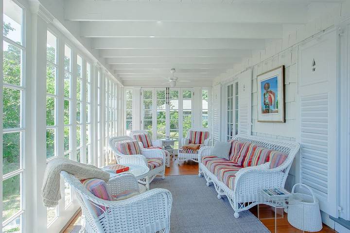 Vacation rental for 12 people, with yard in Martha's Vineyard
