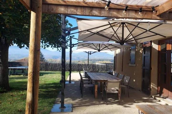 Villa pour 10 personnes, avec jardin et terrasse dans l' Isère