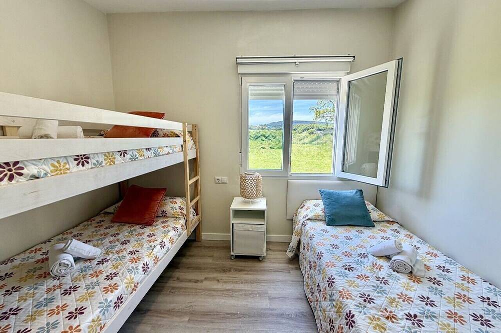 Entire apartment, Detached house with garden Ajo Beach in Playa de Cuberris (Bareyo), Bareyo