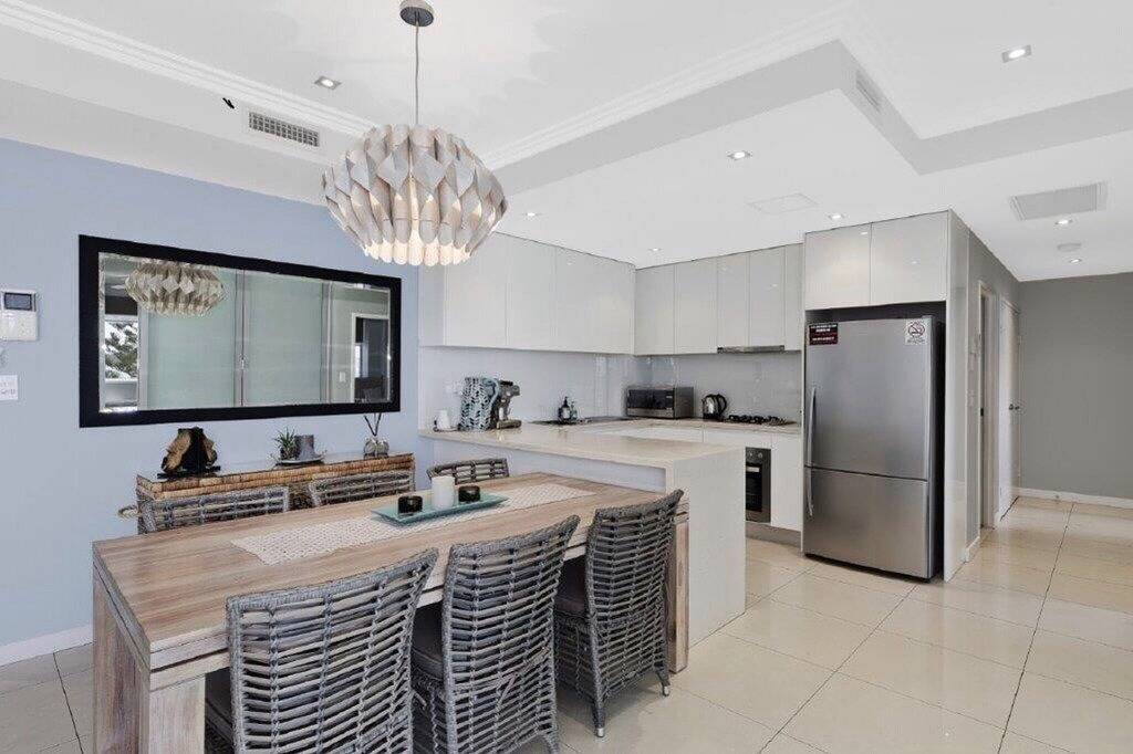 Ganze Wohnung, Penthouse im Dachgeschoss mit privatem Whirlpool auf der Dachterrasse in The Entrance, New South Wales