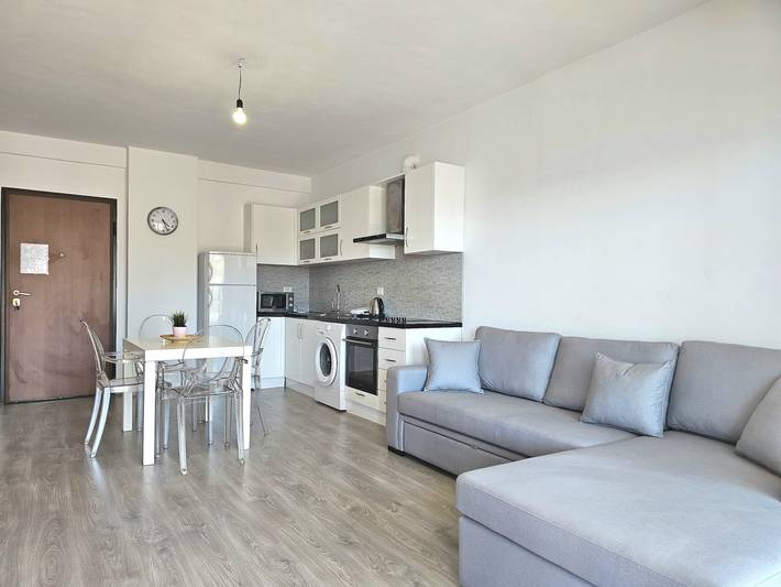 Ganze Wohnung, Ferienwohnung für 4 Personen mit Balkon in Sarandë, Vlorë