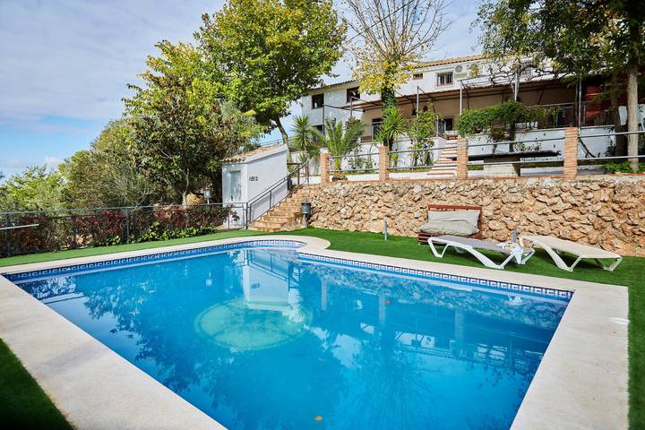 Casa rural para 15 personas, con Jardín