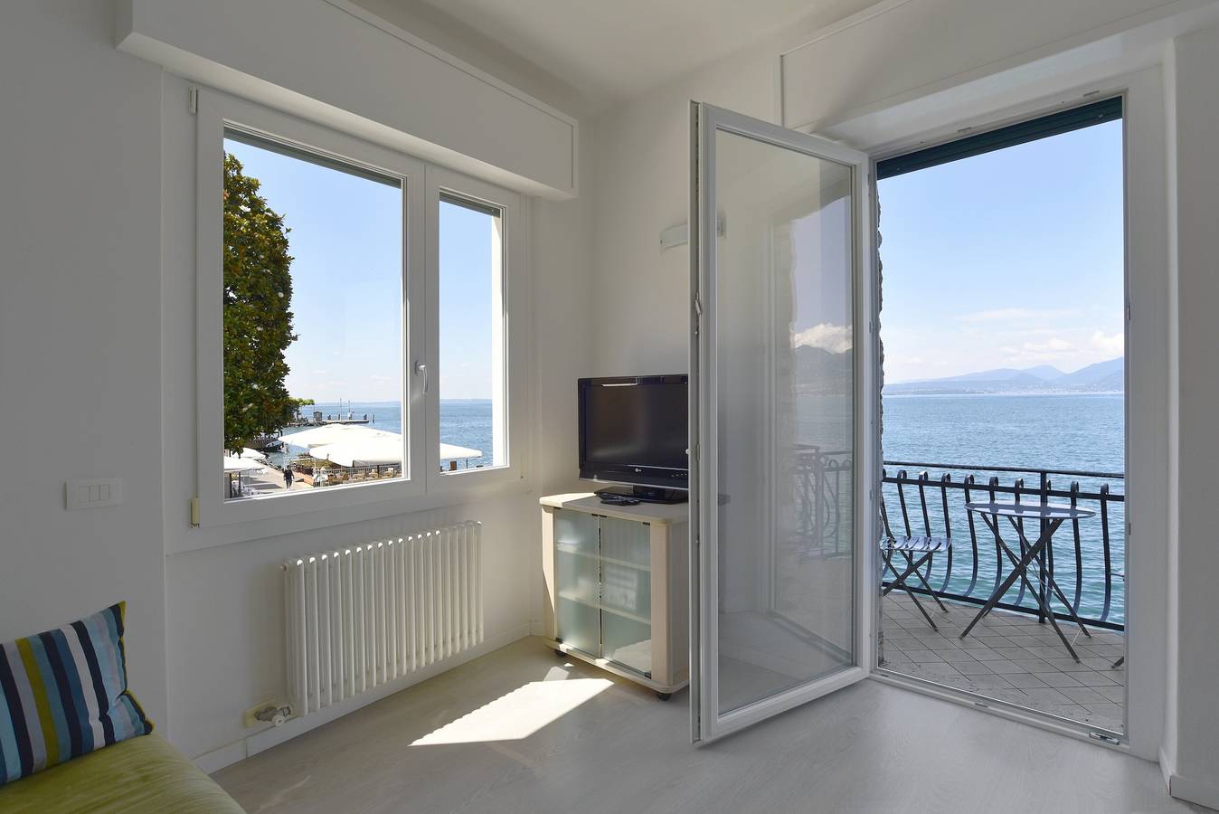 Ganze Wohnung, Apartment direkt am Gardasee in Torri del Benaco, Gardasee-Berge