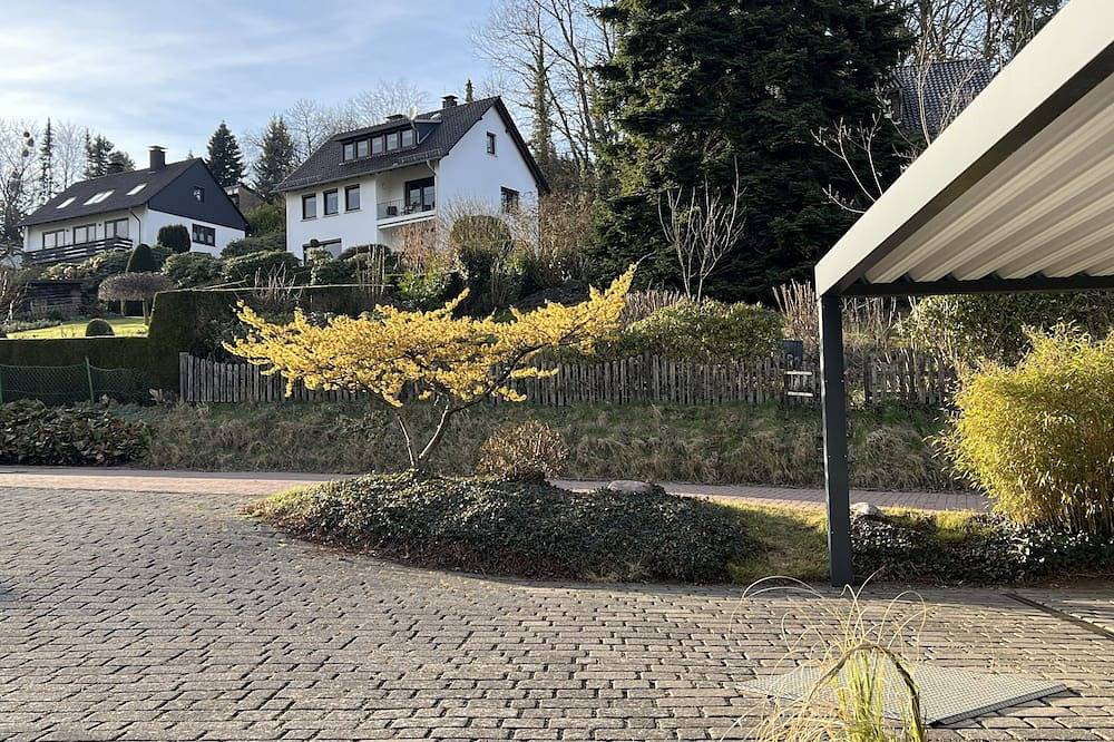 Helles Designhaus mit Talblick und Glasfaser, Freibad 300m, 4km zur A2/Rehren in Hessisch Oldendorf, Weserbergland