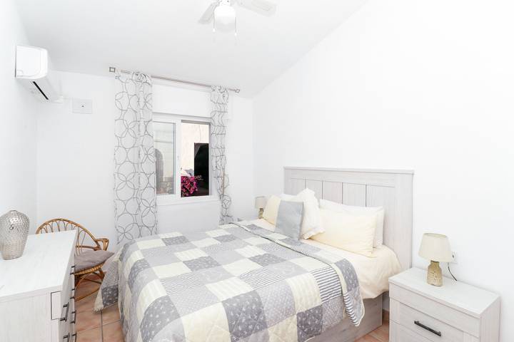 Entire apartment, La Cala apartment with sea views, close to beach in La Cala de Mijas, Mijas