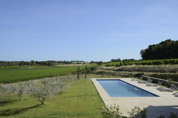 Gîte pour 4 personnes, avec Terrasse et Piscine à Villeveyrac