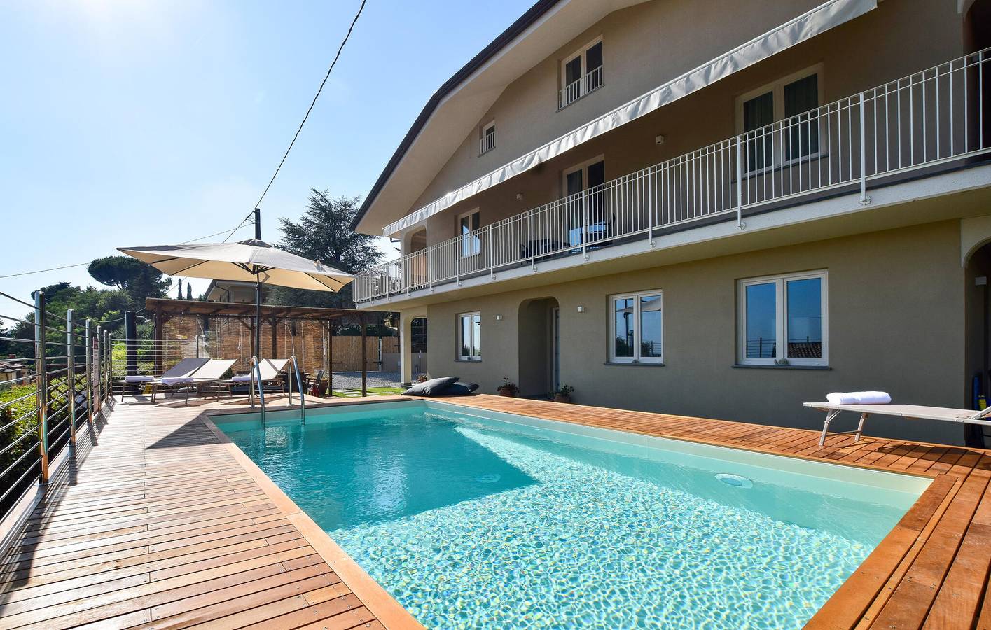 Apartment mit Meerblick, Pool, Garten und Parkplatz in Massarosa, Italienische Riviera