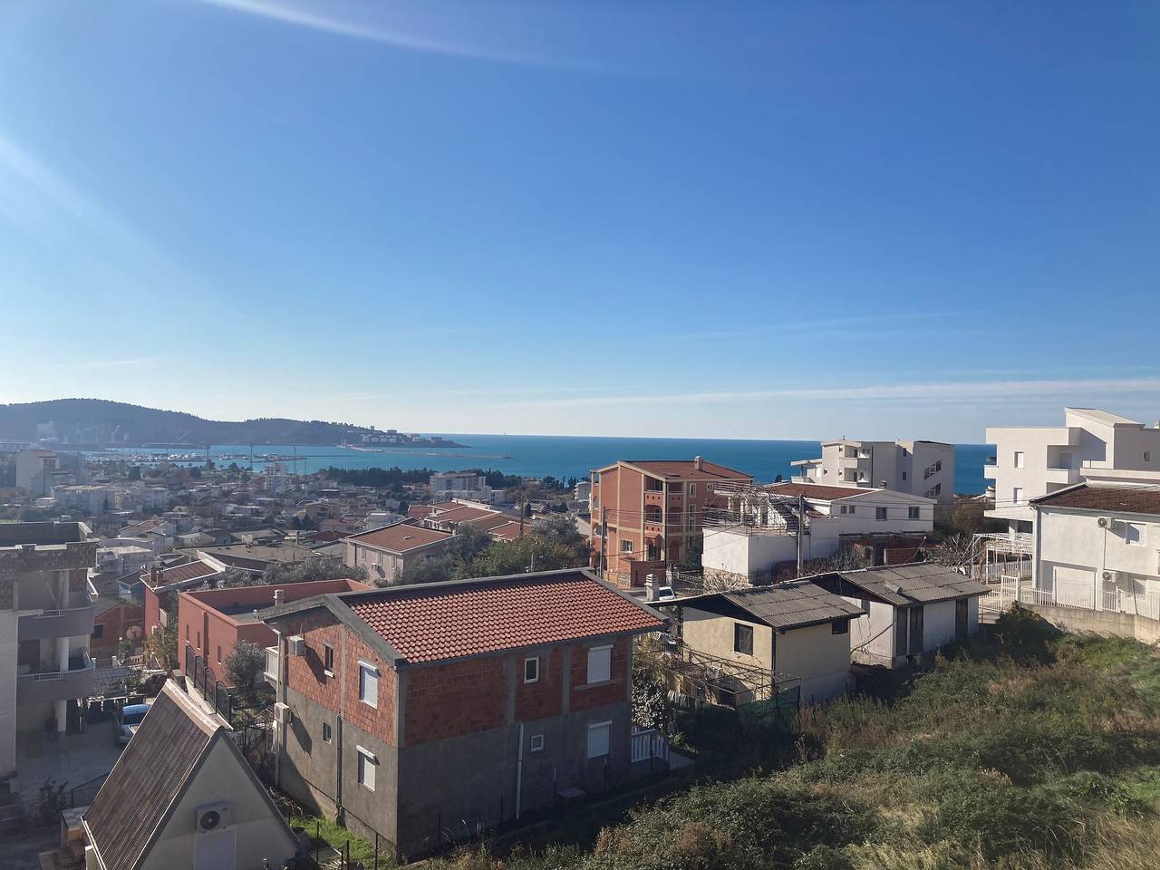 Appartement de vacances entier, Appartement de vacances pour 4 personnes avec balcon in Šušanj, Monténégro