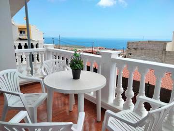 Gîte pour 5 personnes, avec balcon et vue dans Los Menores