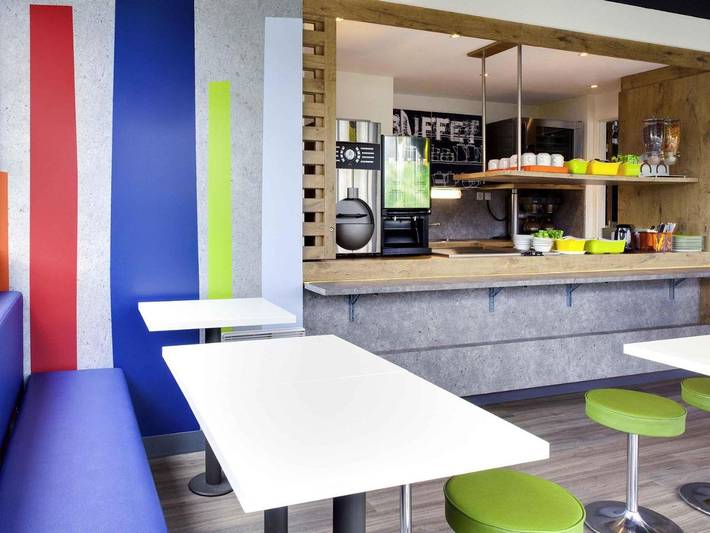 Hôtel pour 3 personnes, avec terrasse, animaux acceptés à Riom - 2