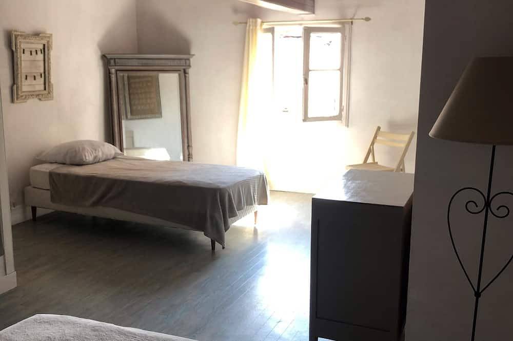 Roquecourbe in Roquecourbe, Castres region