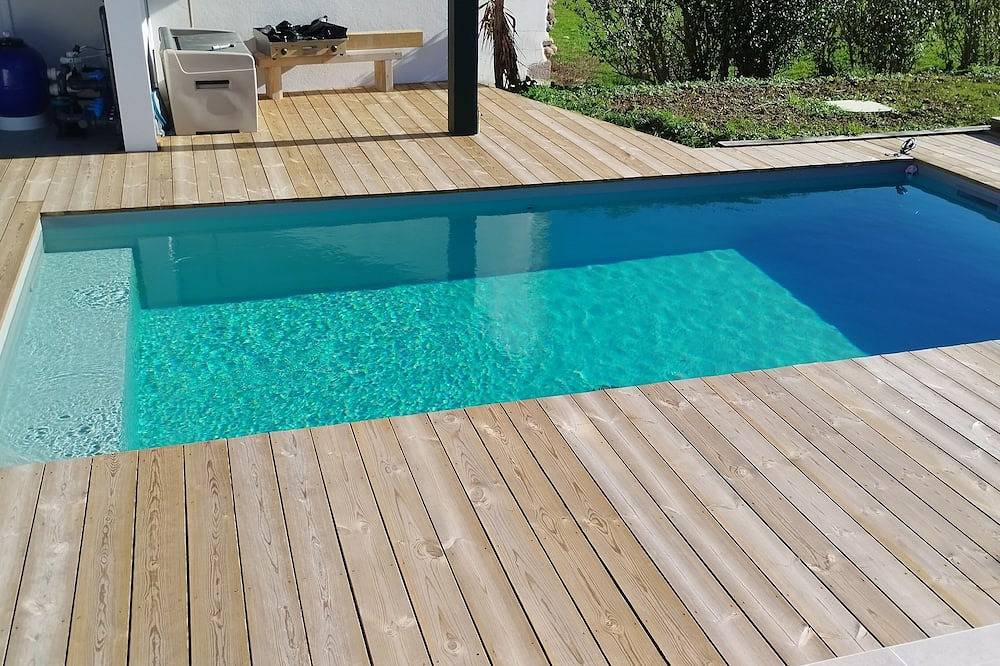 Maison Neuve Avec Piscine, Dans Très Beau Village de Sare et Quartier Classé in Sare, Bayonne region