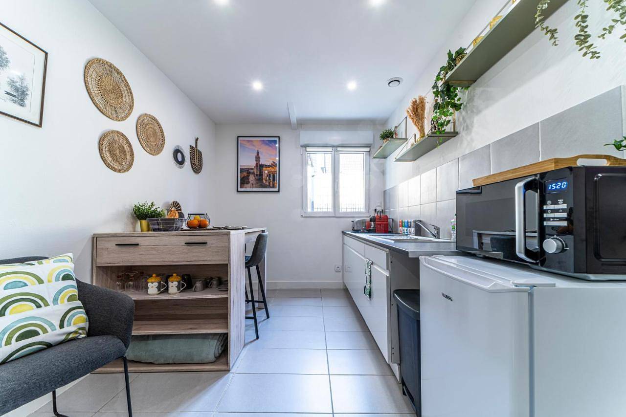 Appartement entier, Le Cosy - Free Parking - Proche Gares Lille - Netflix - Wifi in Mons-en-Barœul, Région de Lille