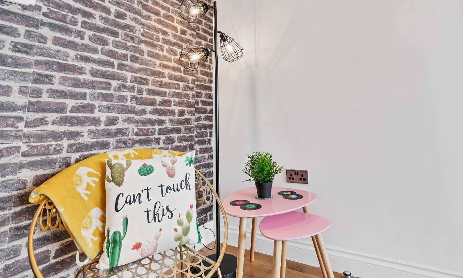 Apartamento entero, Seaview Heights - two bedroom two bathroom loft style apartment direct distant sea views - fast wifi in Brighton, Sussex