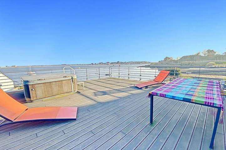 Appartement de vacances pour 8 personnes, avec terrasse et jacuzzi