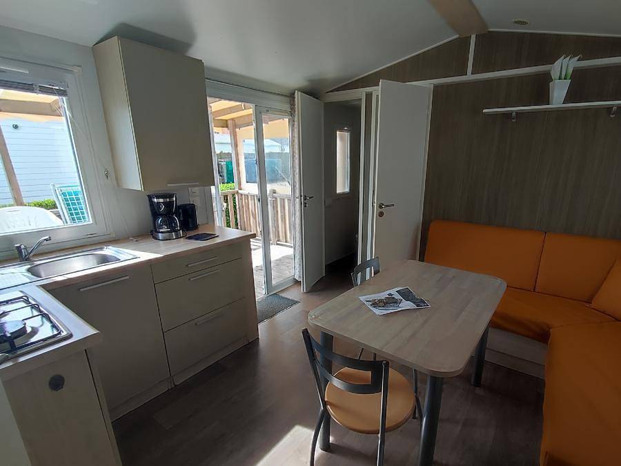 Camping Sunêlia la Baie de Saint Pol - Mobile home 4 persons - Confort - 2 bedrooms - 27m² - France in Saint-Pol-de-Léon, Ceinture Dorée
