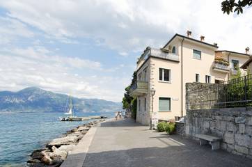 Location De Vacances pour 4 Personnes dans Torri del Benaco, Montagnes autour du lac de Garde, Photo 2