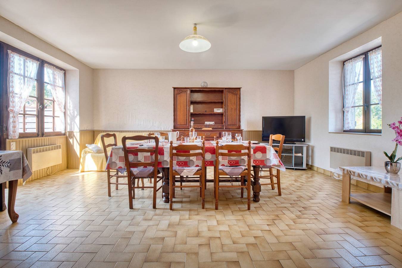La Coccinelle – Spacious and Family-Friendly Holiday Home in the Heart of the Périgord Noir in Saint-Geniès, Périgord Noir