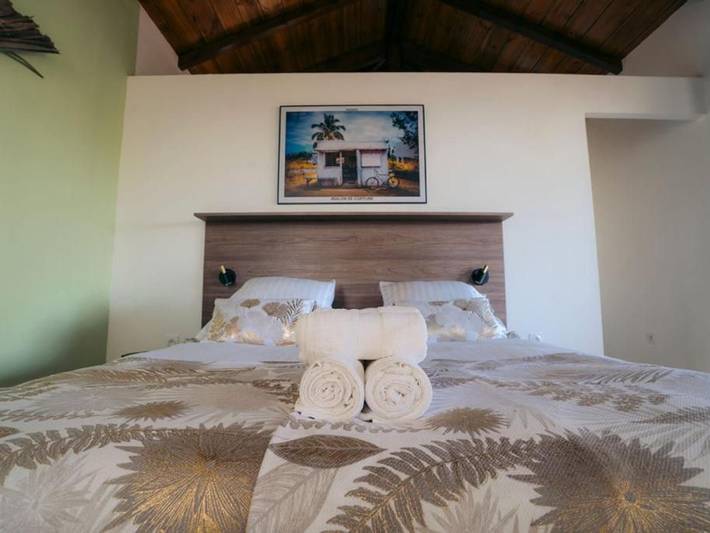 Gîte pour 2 personnes, avec piscine et terrasse aux Avirons - 2