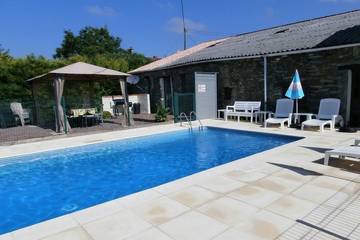 Gîte pour 10 personnes, avec jardin et terrasse à Saint-Pierre-du-Chemin