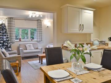 Log Cabin for 2 People in Ulrome, East Riding of Yorkshire, Photo 3