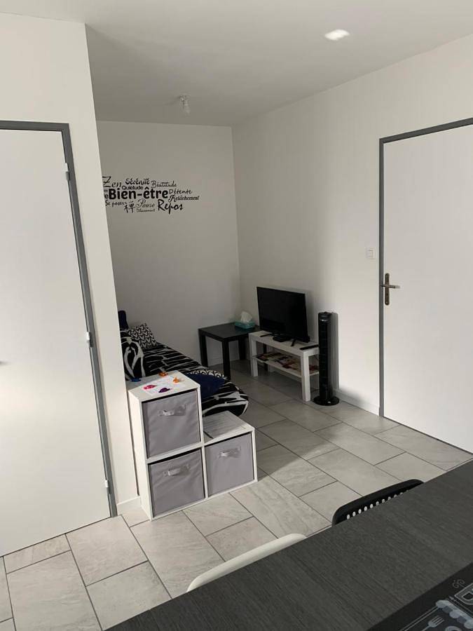 Two-Bedroom House in Dompierre-sur-Besbre, Allier