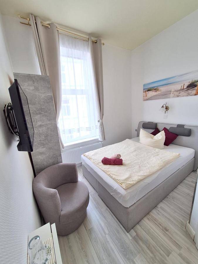 Double Room with Private Bathroom in Borkum