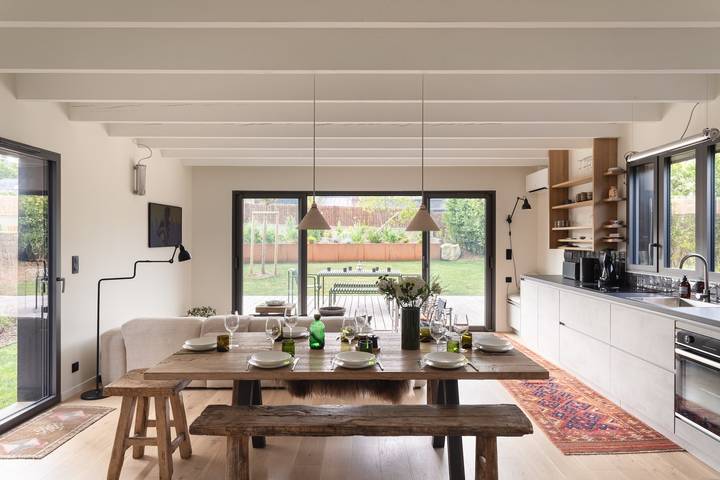 Location de vacances pour 8 personnes, avec terrasse et jardin dans Plage Longchamp