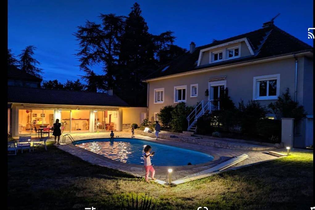 Maison 240+65m2, piscine, spa, sauna, salle sport in Saint-Just-Saint-Rambert, Montbrison