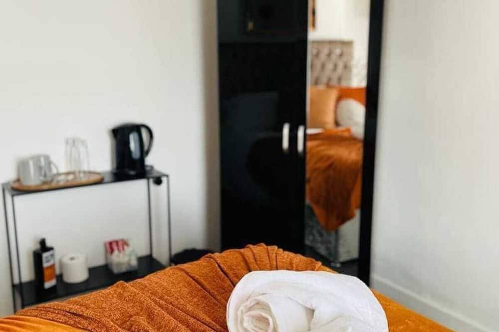 Ganze Wohnung, Cozy Room in Fratton: Featuring Hot Tub, Kitchen & Free Wifi in Portsmouth, Südostengland