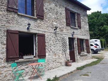 Gîte pour 2 personnes, avec jardin à Belval-sous-Châtillon