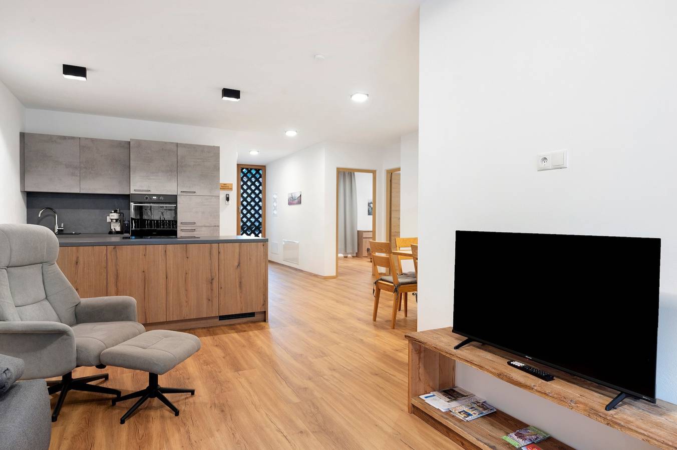 Ganze Wohnung, Ferienwohnung 'Matscherhof Family 2' mit Bergblick, Wlan und Klimaanlage in Niederlana, Lana