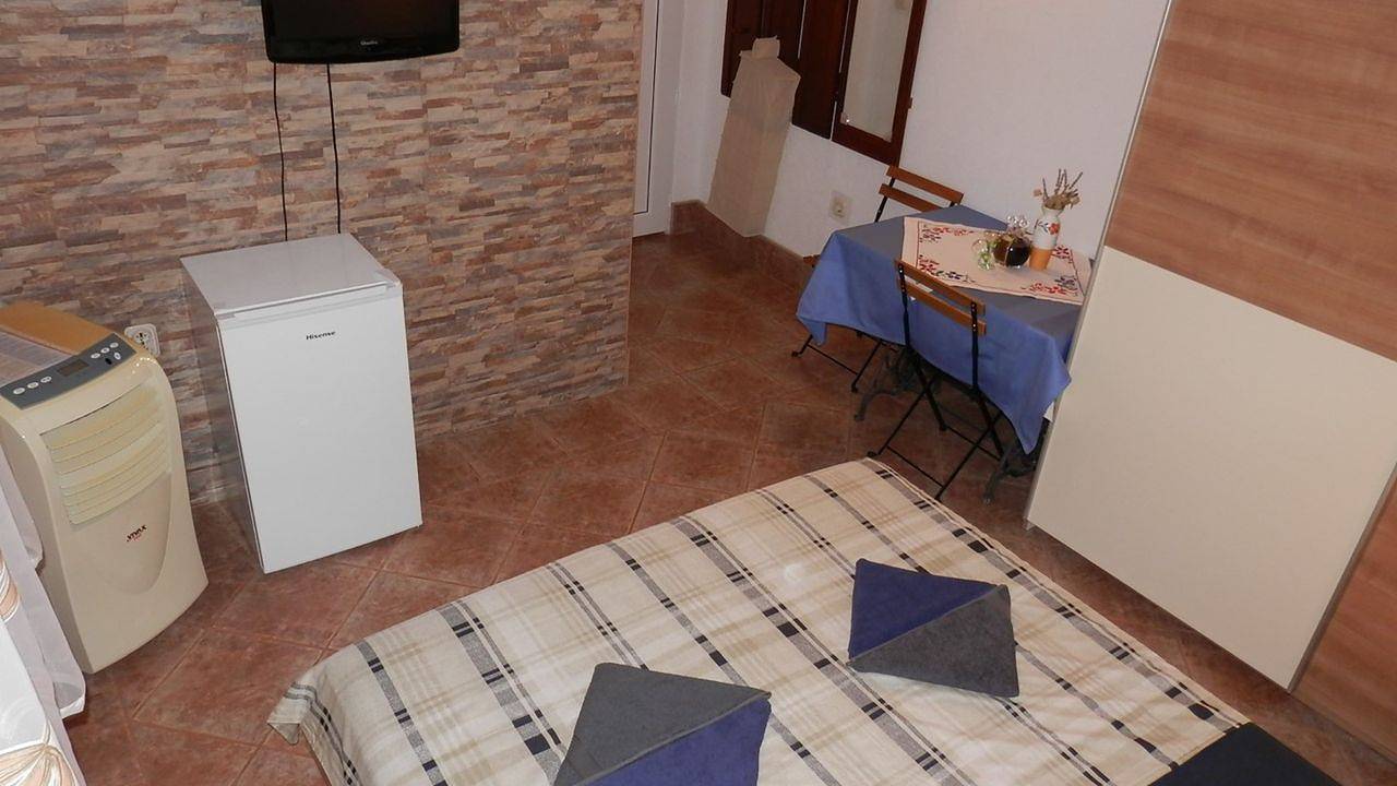 Ganze Ferienwohnung, Zimmer für 2 Personen (16 m²) in Silba in Zadar (Kommun), Silba