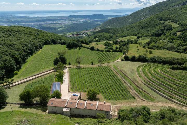 Agriturismo per 6 persone, con vista lago e giardino nonché panorama, con animali domestici in Valpolicella