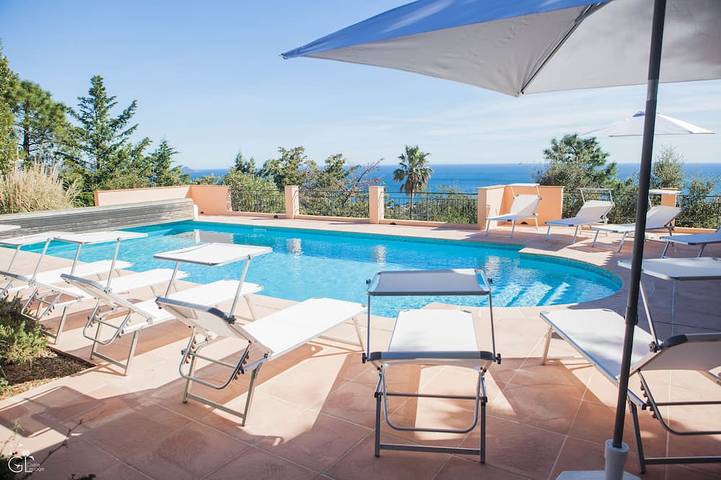 Villa pour 14 personnes, avec jardin et balcon dans Saint-Aygulf