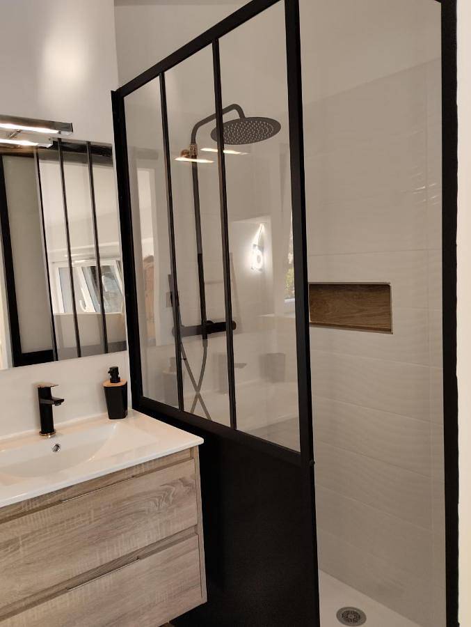 Location de vacances pour 2 personnes, avec terrasse ainsi que jardin et piscine à Saint-Sulpice-et-Cameyrac - 3