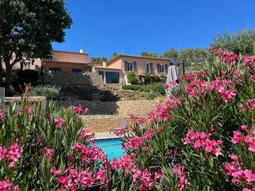 Chambre d’hôte pour 2 personnes, avec piscine ainsi que jacuzzi et jardin à Entrecasteaux