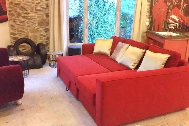 Hervorragendes Künstlerstudio-Loft in einer ruhigen alten Mühle auf dem Monts du Lyonnais in Larajasse, Lyon und Umgebung