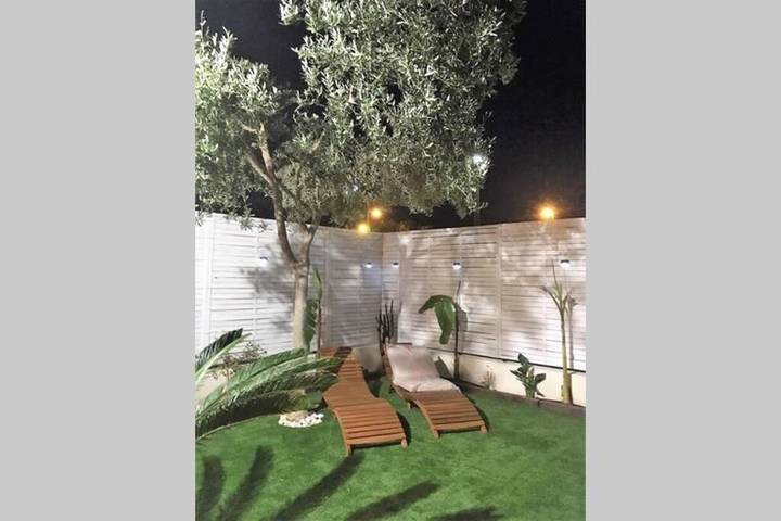 Apartamento para 6 personas, con Balcón y Jacuzzi además de Terraza y Jardín en Retamar