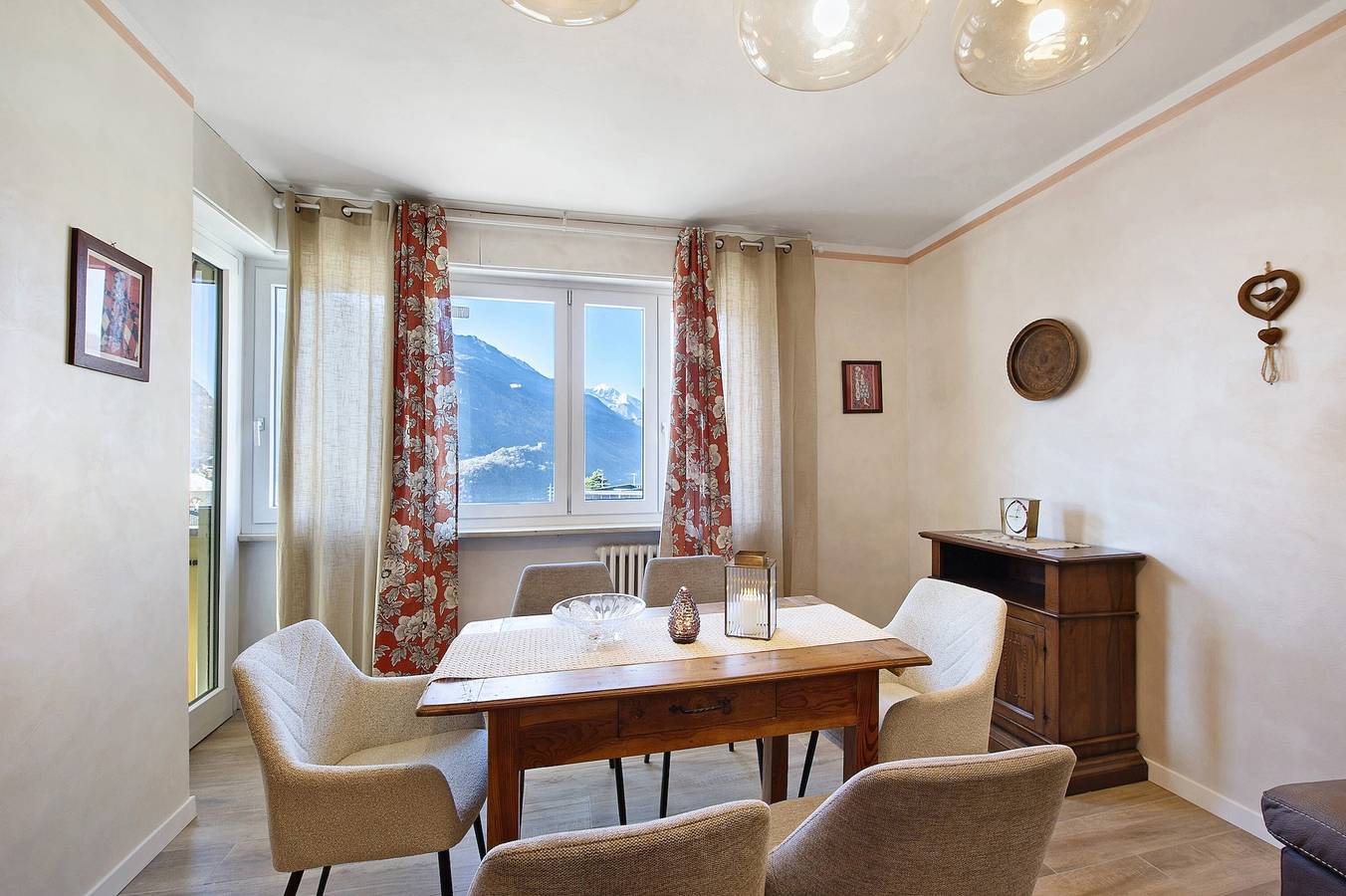 Ganze Wohnung, Appartement 'Solange Saint Vincent' mit Bergblick und Balkon in Saint-Vincent, Comune di Saint-Vincent
