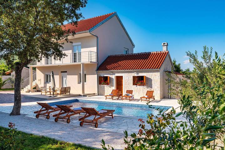 Ferienhaus für 9 Personen, mit Garten, kinderfreundlich in Općina Stankovci