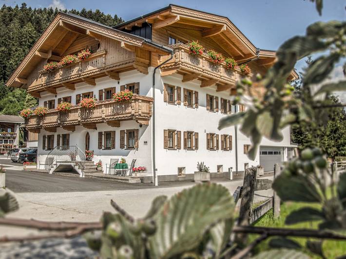 Ferienwohnung für 4 Personen, mit Balkon und Garten in Fügen