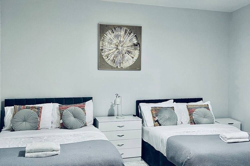 Ganze Wohnung, 2 Bedroom Cosy Apartment in Strood High Street. in Rochester, Kent Downs