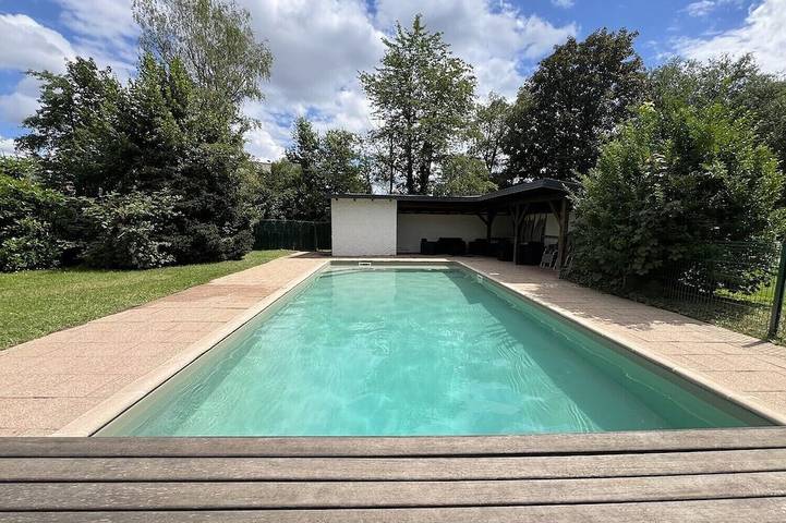 Location de vacances pour 12 personnes, avec terrasse et jardin dans Val-de-Moder