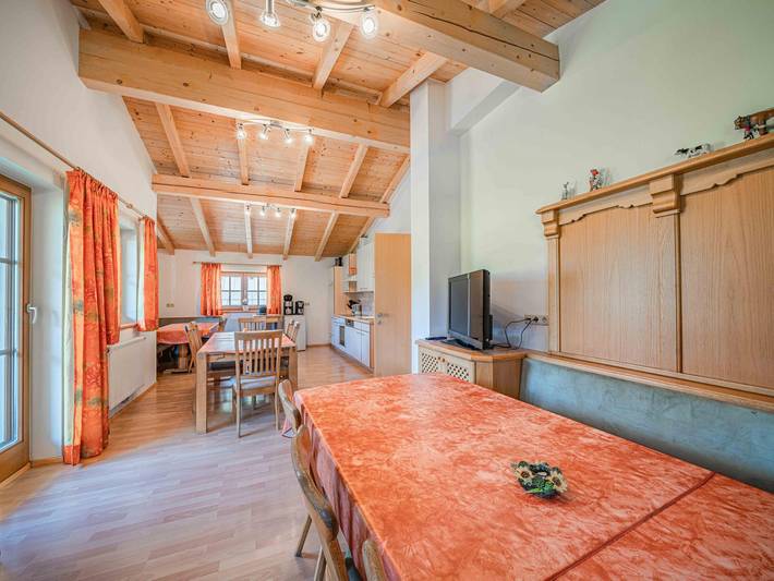 Ferienhaus für 26 Personen, mit Balkon und Terrasse sowie Garten und Pool in Neukirchen am Großvenediger - 3