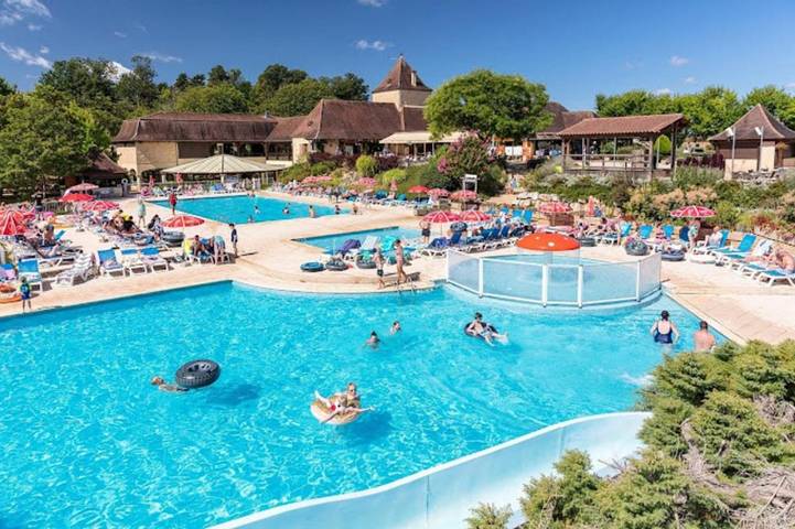 Location de vacances pour 6 personnes, avec piscine à Journiac