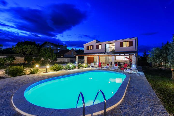 Villa für 6 Personen, mit Terrasse und Garten in Zadar - 3
