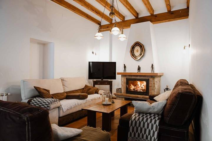 Casa rural para 3 personas, con jardín además de jacuzzi y sauna en La Manchuela - 2