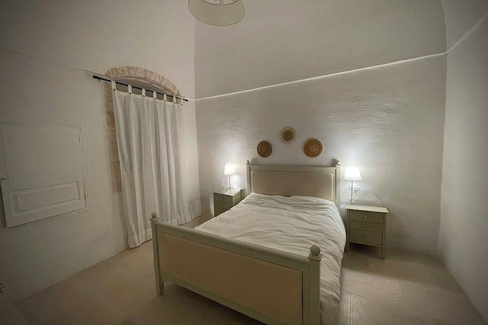 Historic Home with Large Rooftop Terrace in Heart of Ceglie in Ceglie Messapica, Salento